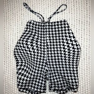 Black and White Houndstooth Pattern Biker Shorts